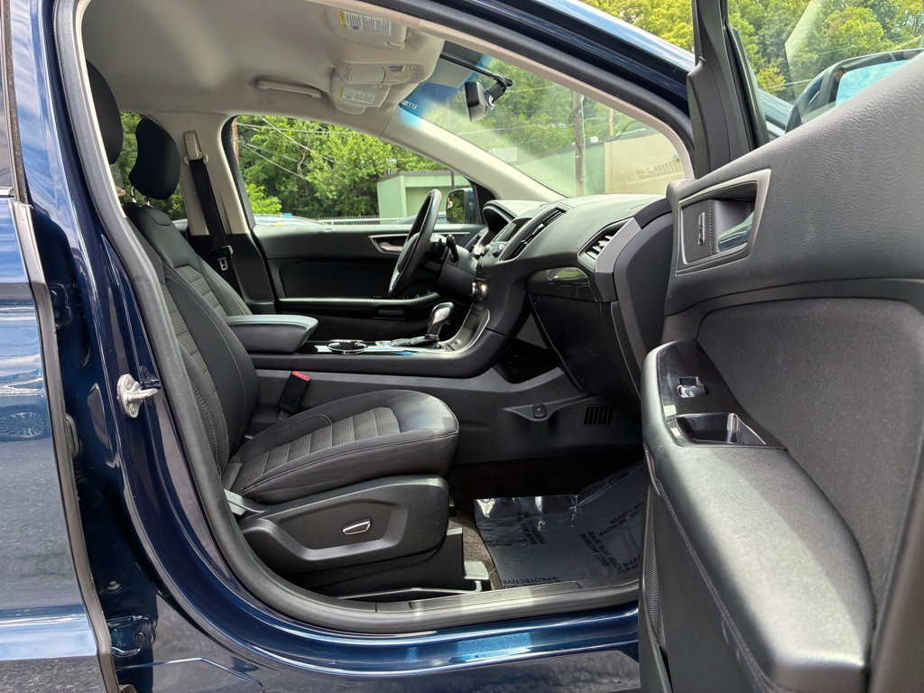 2017 Ford Edge Image 9