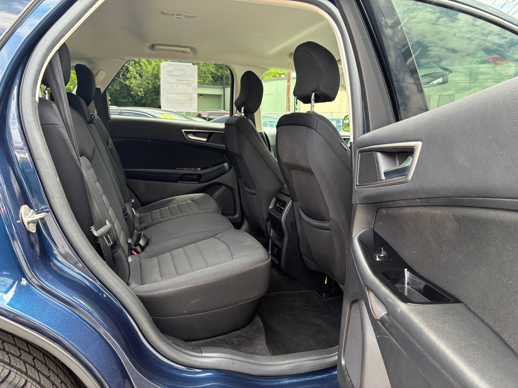 2017 Ford Edge Image 10
