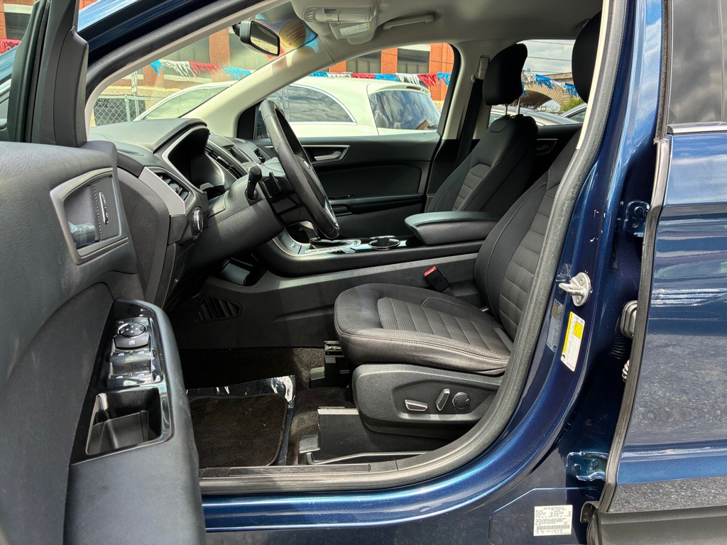 2017 Ford Edge Image 14