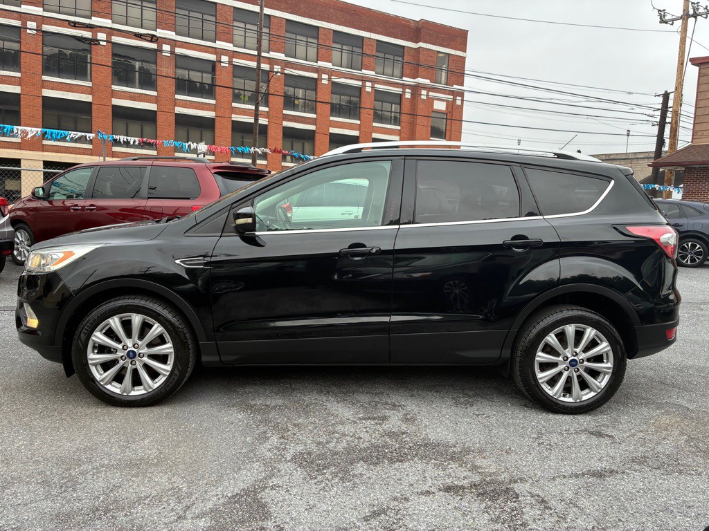 2017 Ford Escape Image 2
