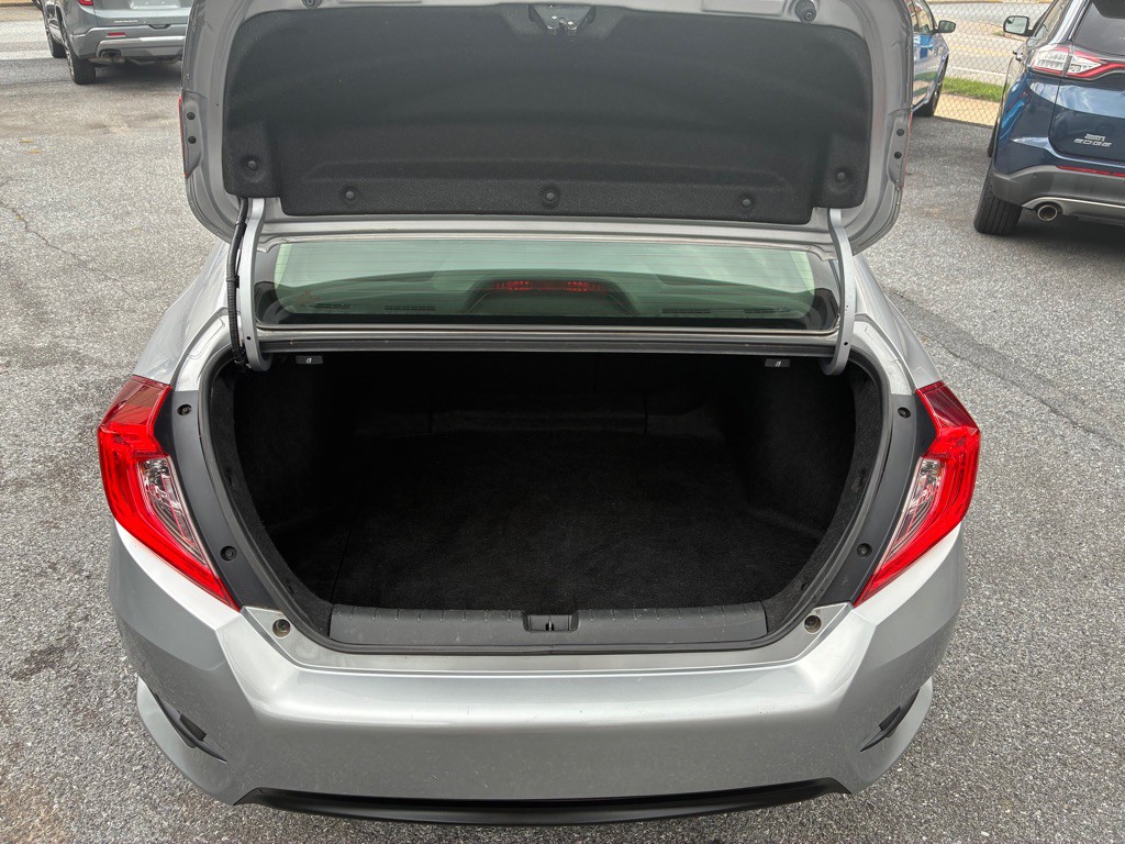 2018 Honda Civic Image 11