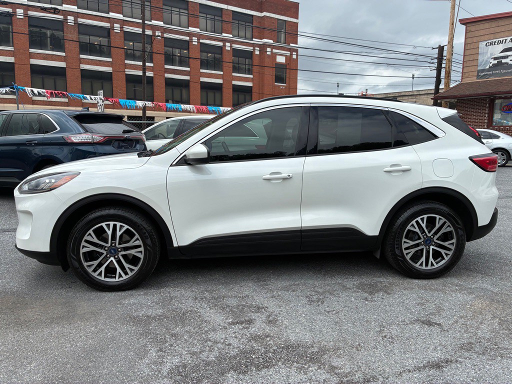2020 Ford Escape Image 2