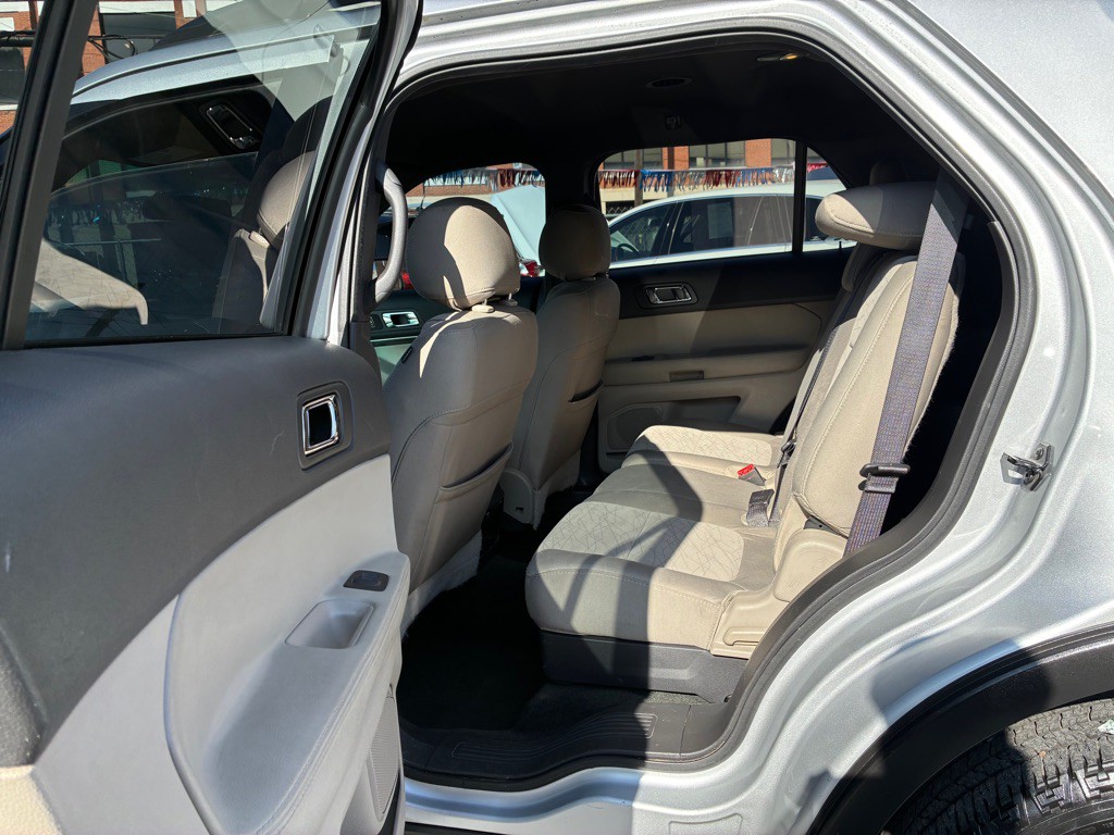 2014 Ford Explorer Image 12