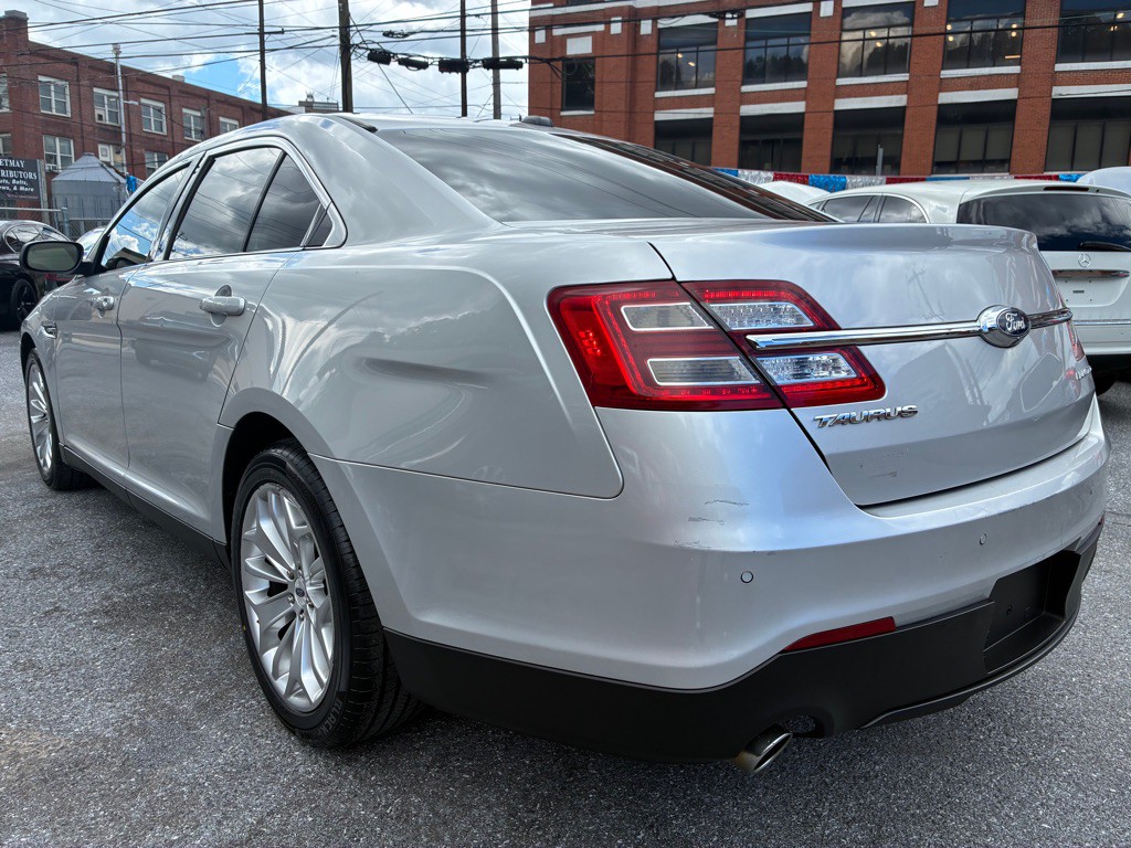 2019 Ford Taurus Image 3