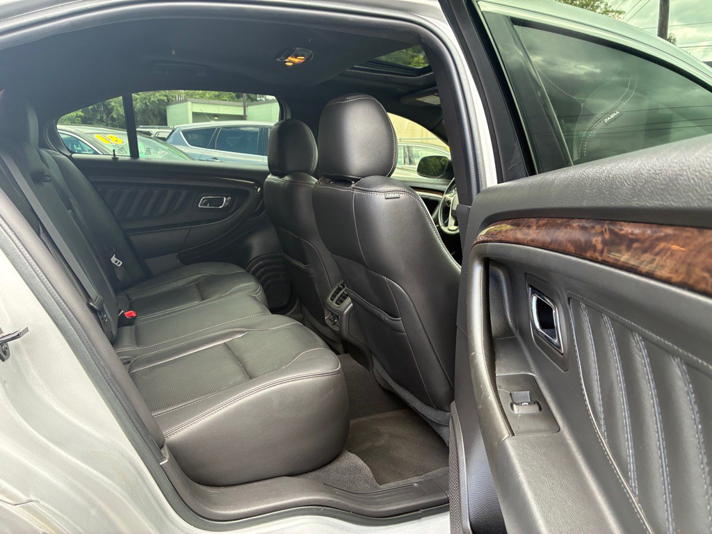 2019 Ford Taurus Image 10