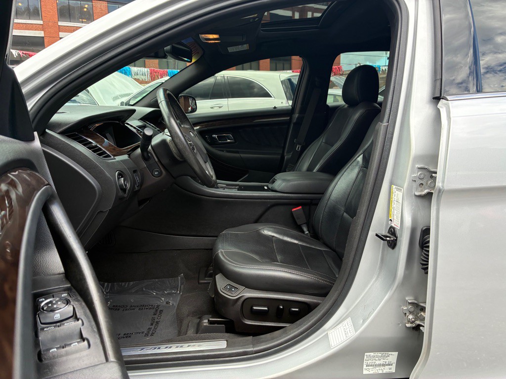 2019 Ford Taurus Image 14