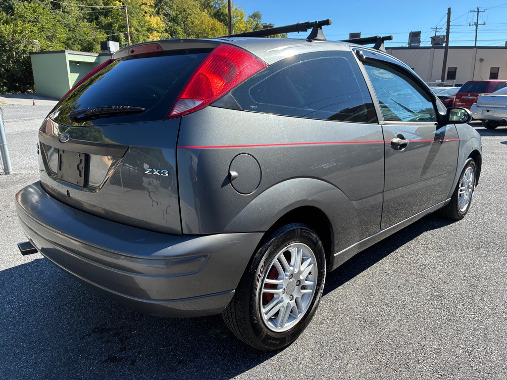 2005 Ford Focus Image 5