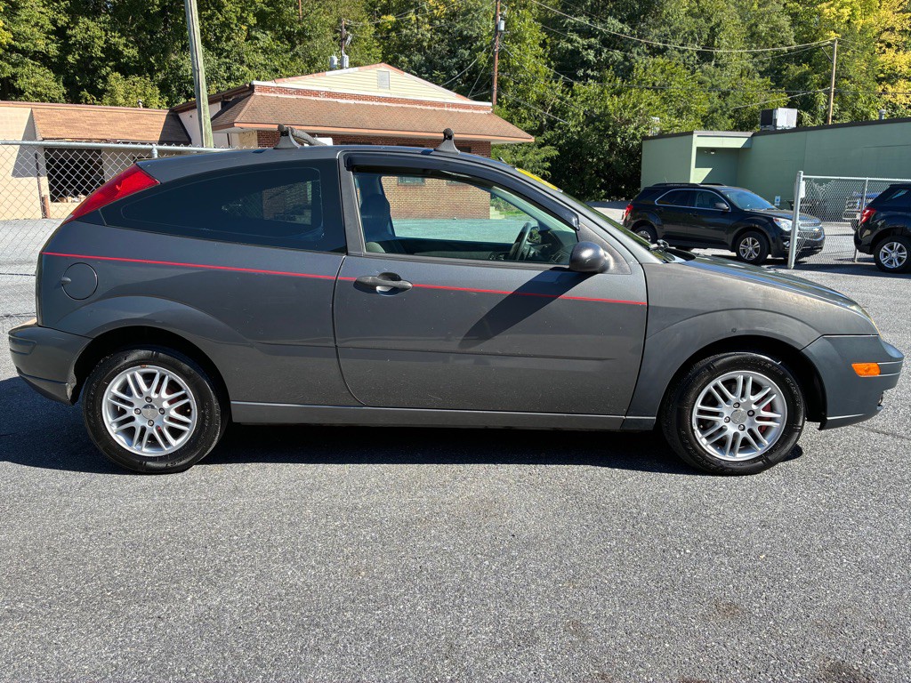2005 Ford Focus Image 6