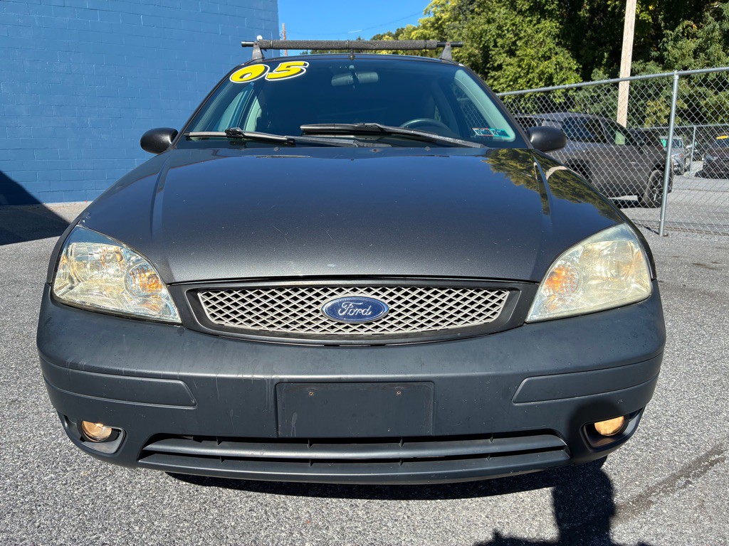 2005 Ford Focus Image 8