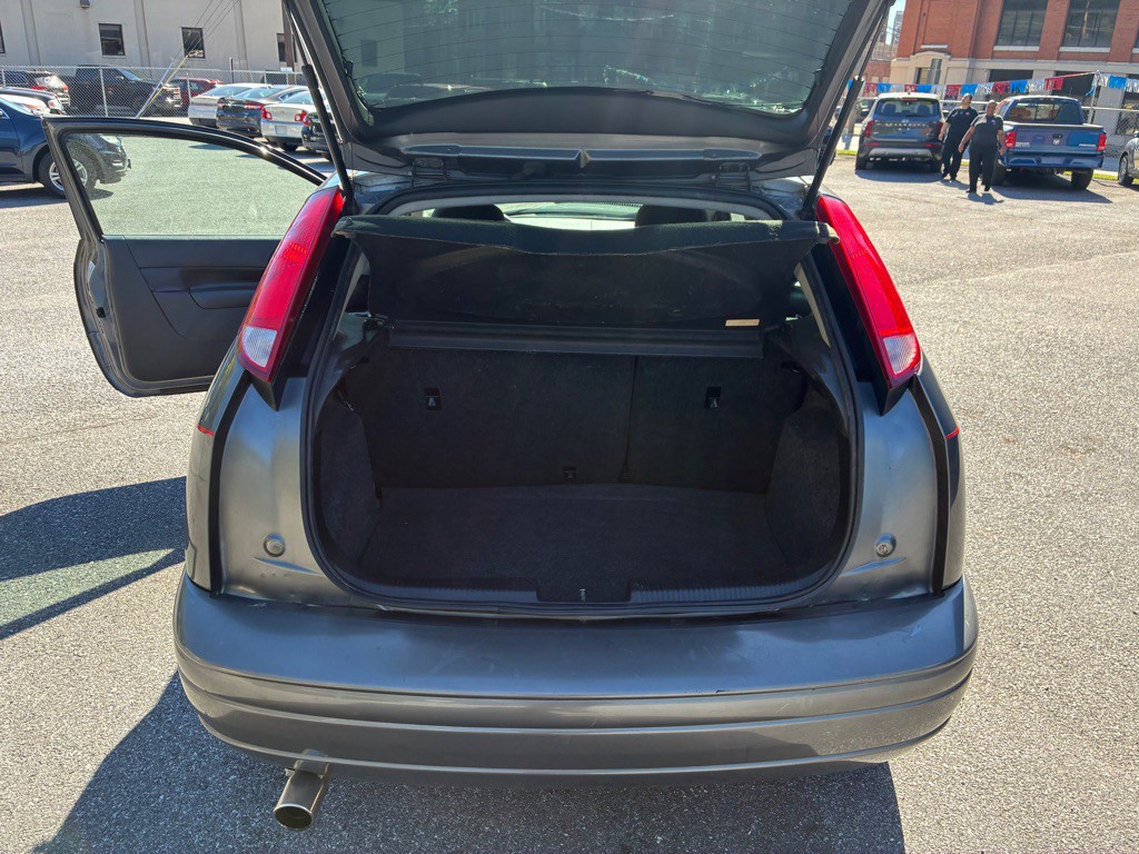 2005 Ford Focus Image 11