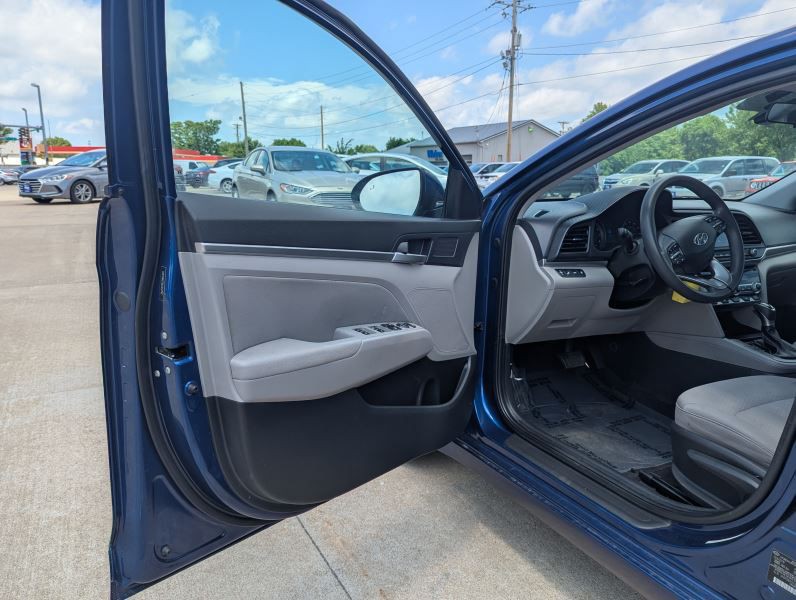 2020 Hyundai Elantra Image 9