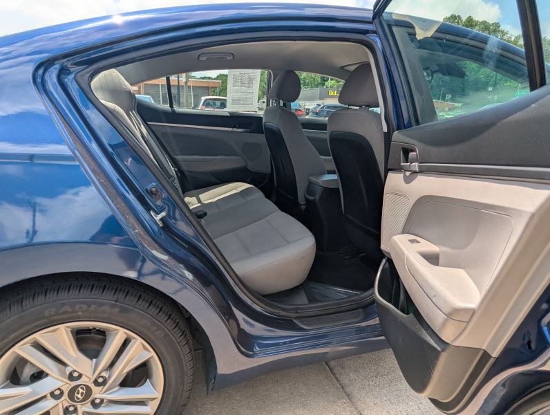 2020 Hyundai Elantra Image 11