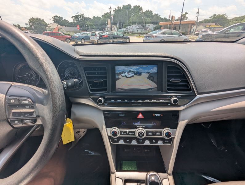 2020 Hyundai Elantra Image 21