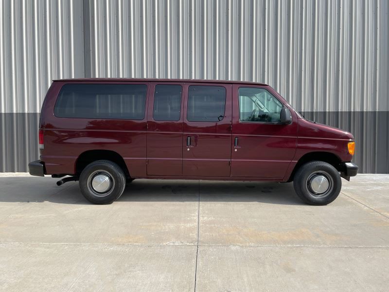 2006 Ford Econoline Image 6