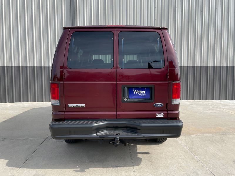2006 Ford Econoline Image 8
