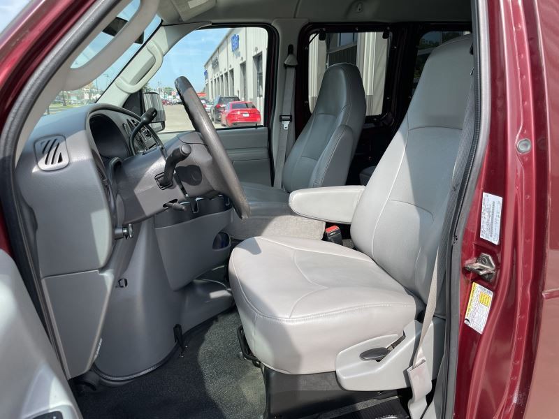 2006 Ford Econoline Image 14