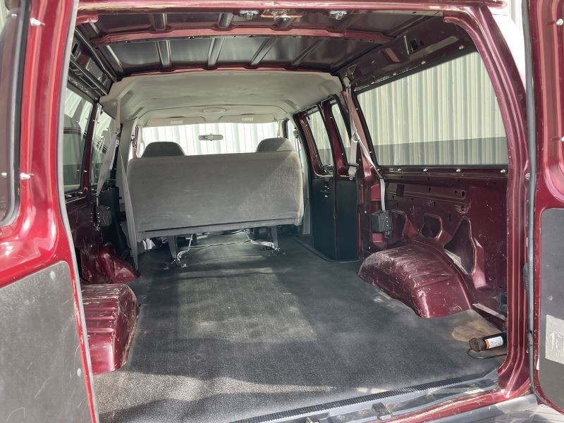 2006 Ford Econoline Image 16