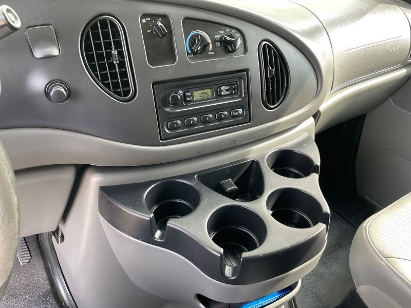 2006 Ford Econoline Image 21