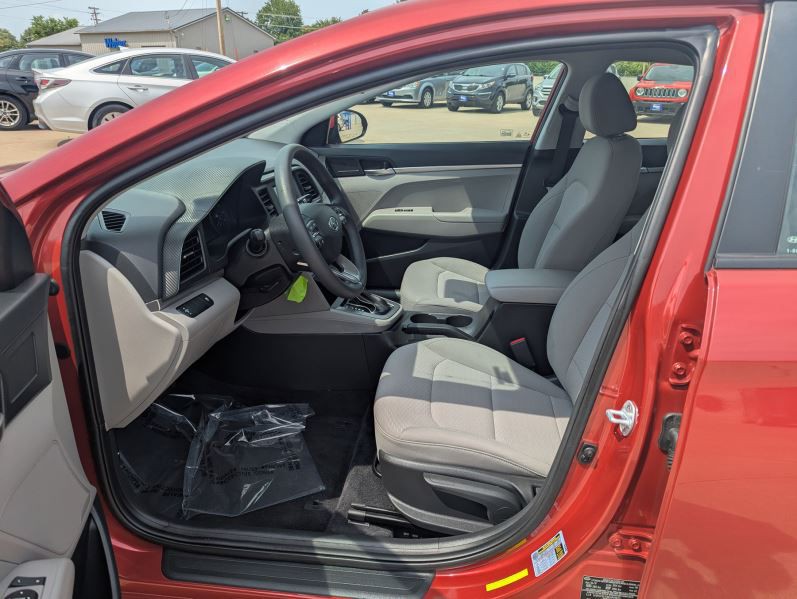 2019 Hyundai Elantra Image 11