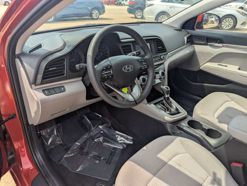 2019 Hyundai Elantra Image 12