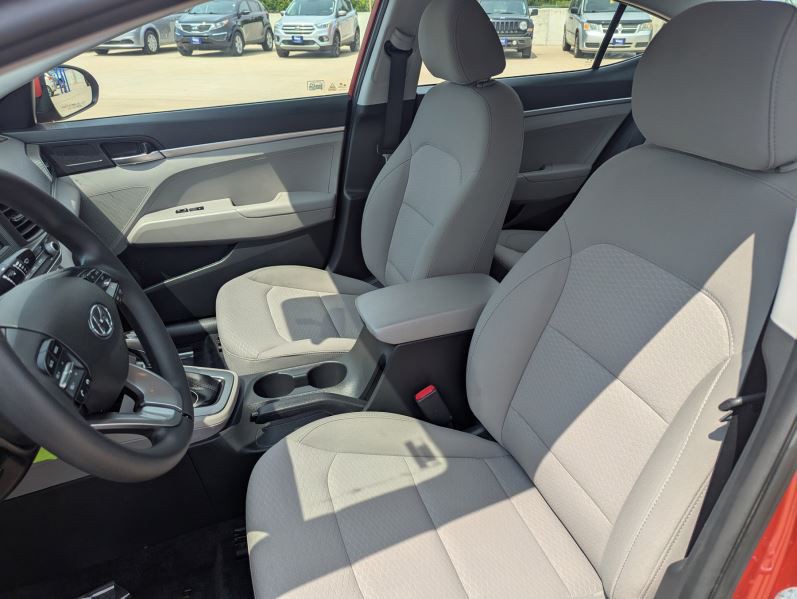 2019 Hyundai Elantra Image 13
