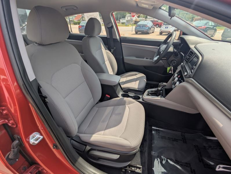2019 Hyundai Elantra Image 19