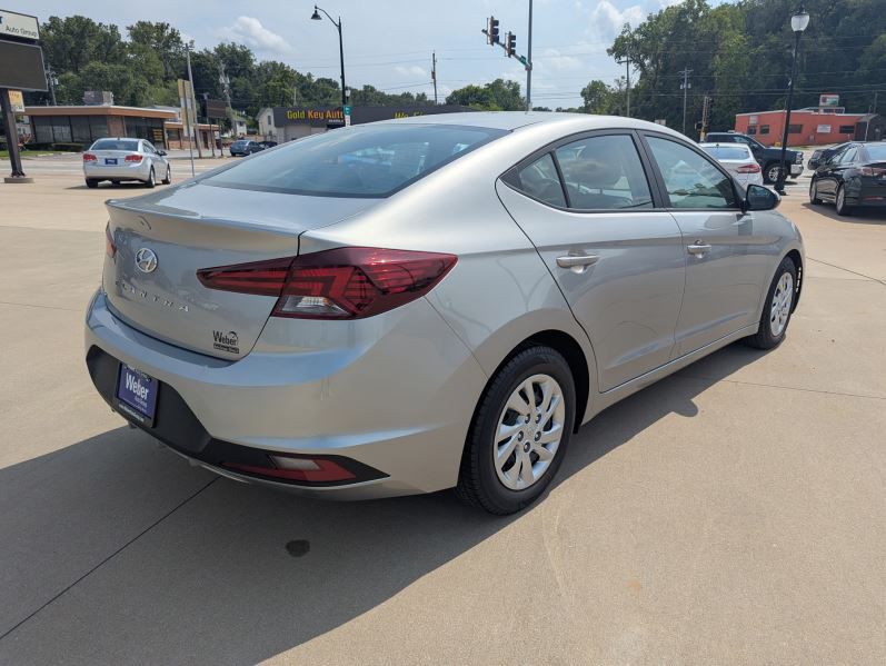 2020 Hyundai Elantra Image 8