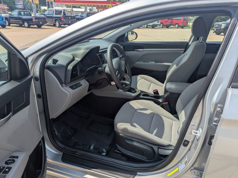 2020 Hyundai Elantra Image 12