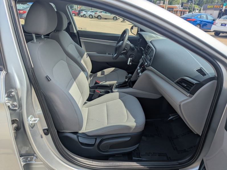 2020 Hyundai Elantra Image 18