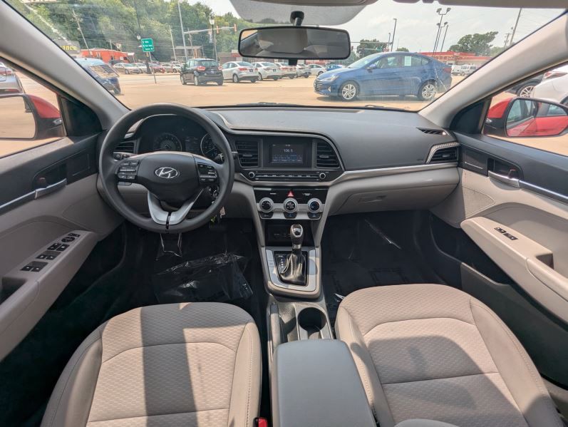 2020 Hyundai Elantra Image 20