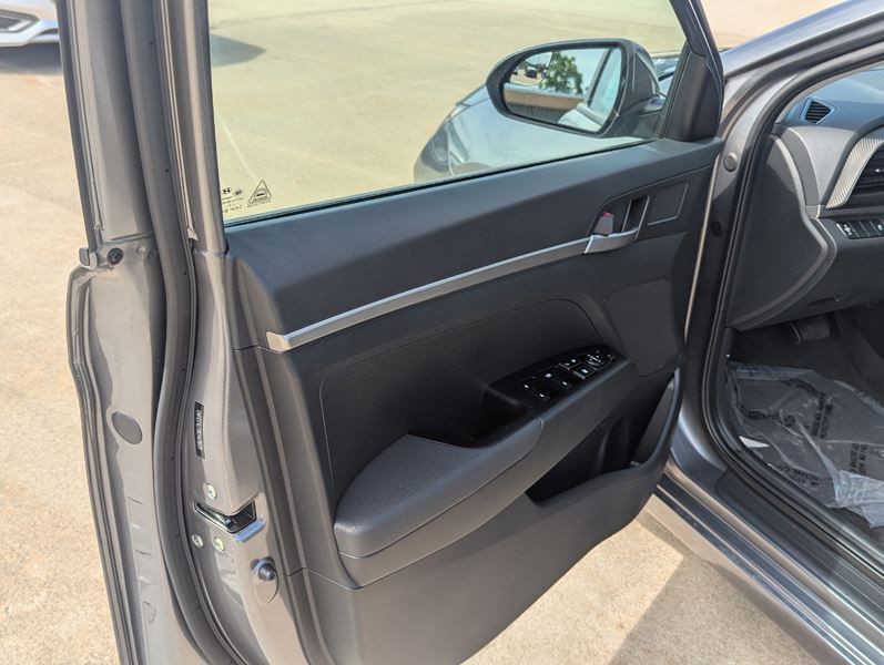 2019 Hyundai Elantra Image 14