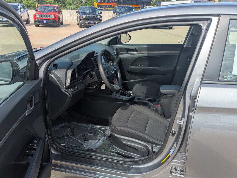2019 Hyundai Elantra Image 15
