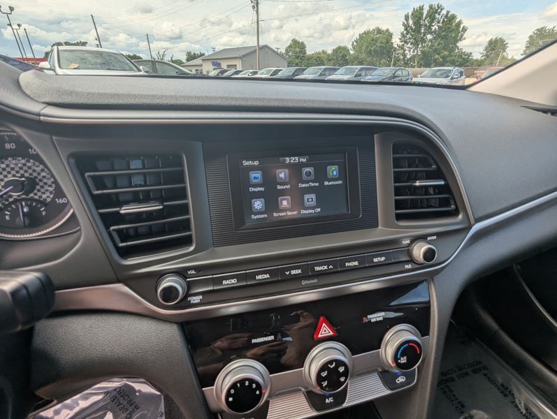 2019 Hyundai Elantra Image 27