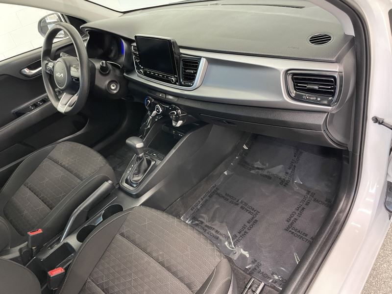 2022 Kia Rio Image 22