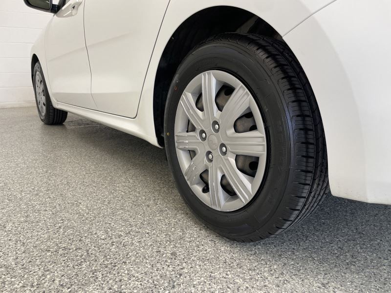 2022 Kia Rio Image 25