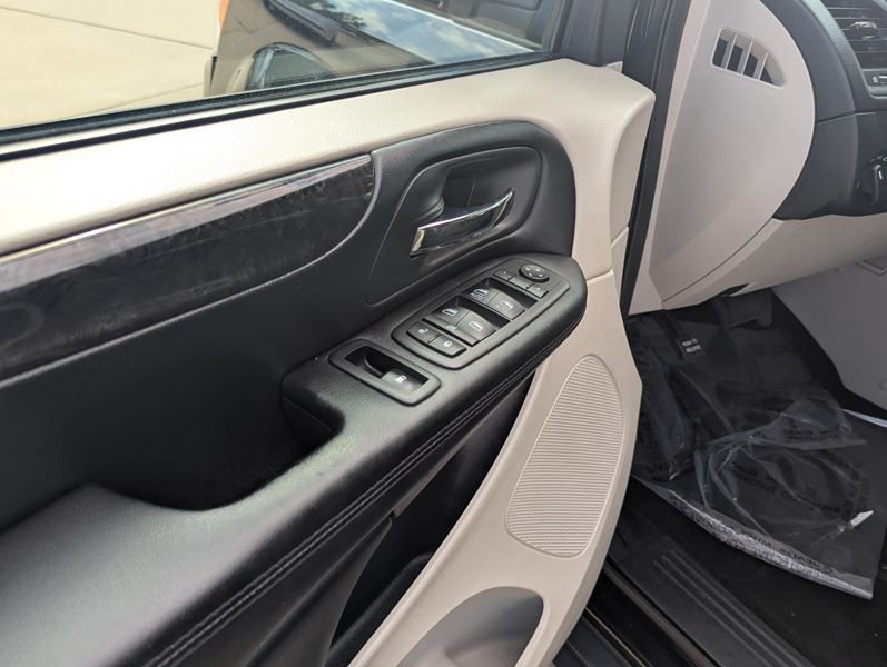 2017 Dodge Grand Caravan Image 14