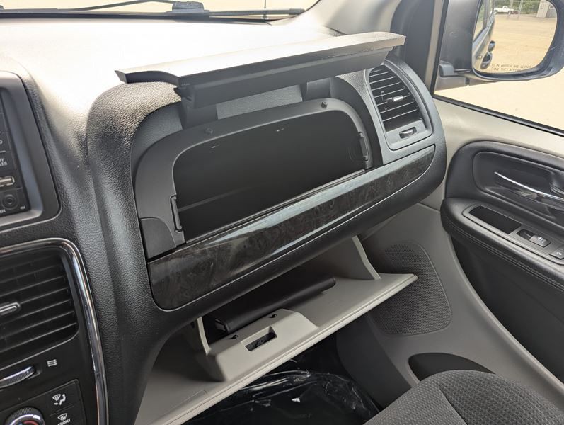 2017 Dodge Grand Caravan Image 32