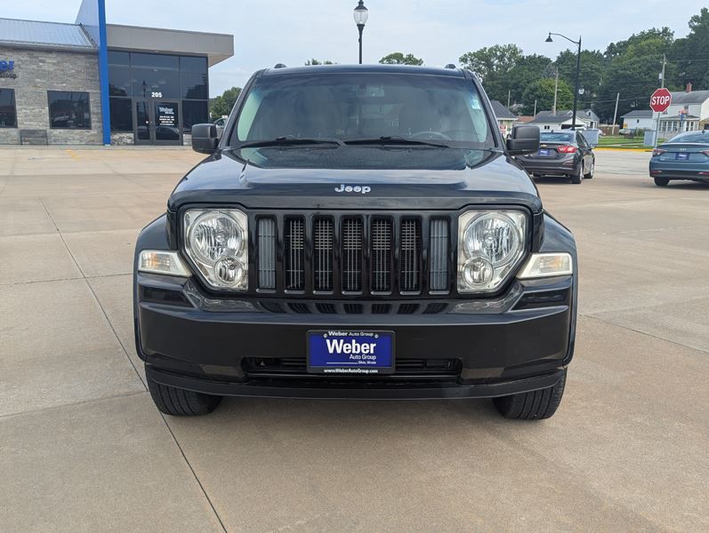 2012 Jeep Liberty Image 2