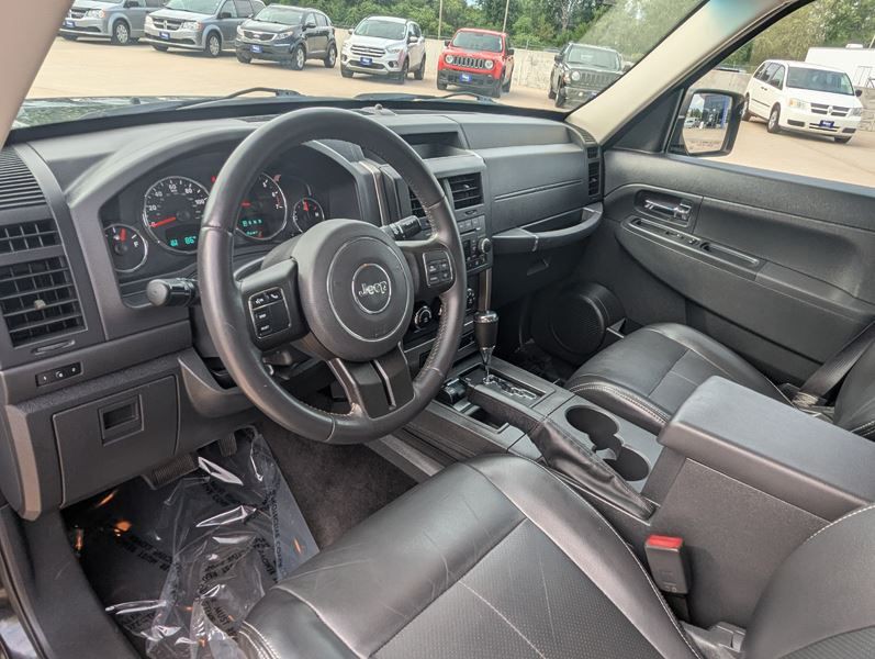 2012 Jeep Liberty Image 24