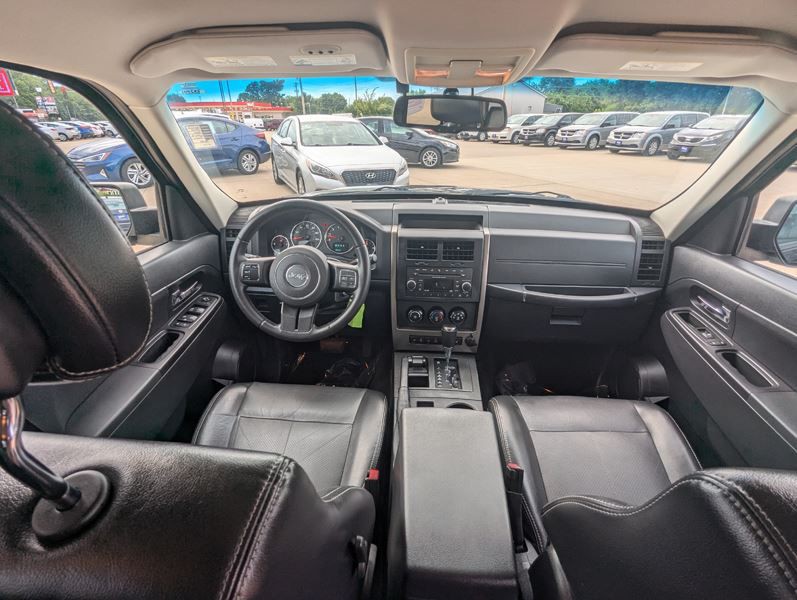 2012 Jeep Liberty Image 32