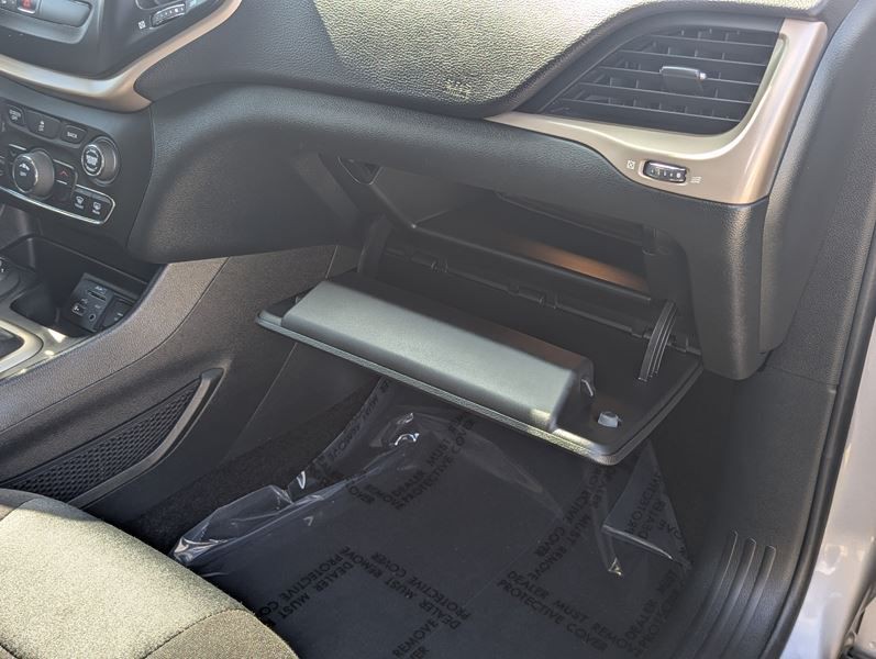 2018 Jeep Cherokee Image 23