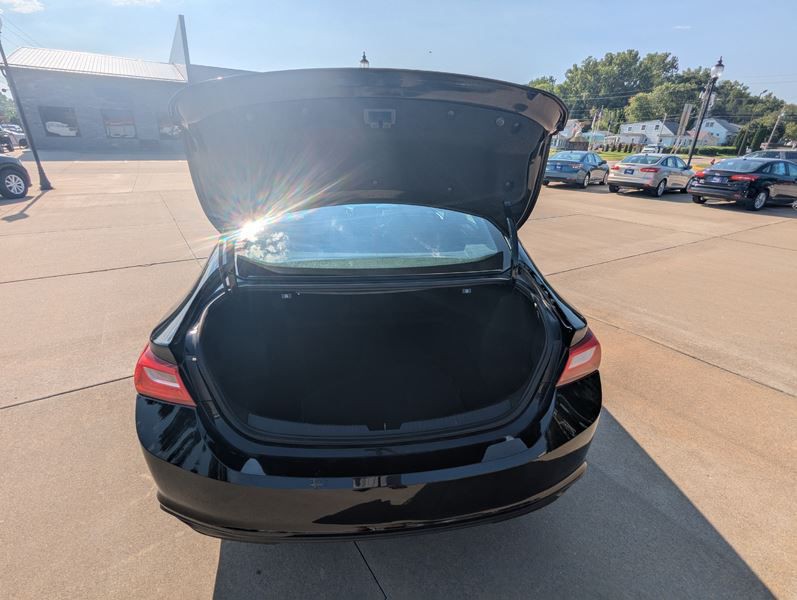 2019 Chevrolet Malibu Image 8