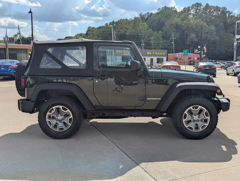 2010 Jeep Wrangler Image 6