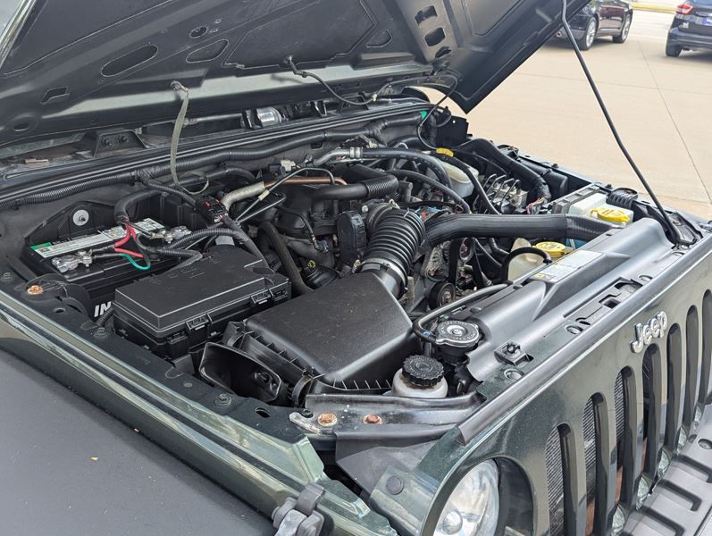 2010 Jeep Wrangler Image 11