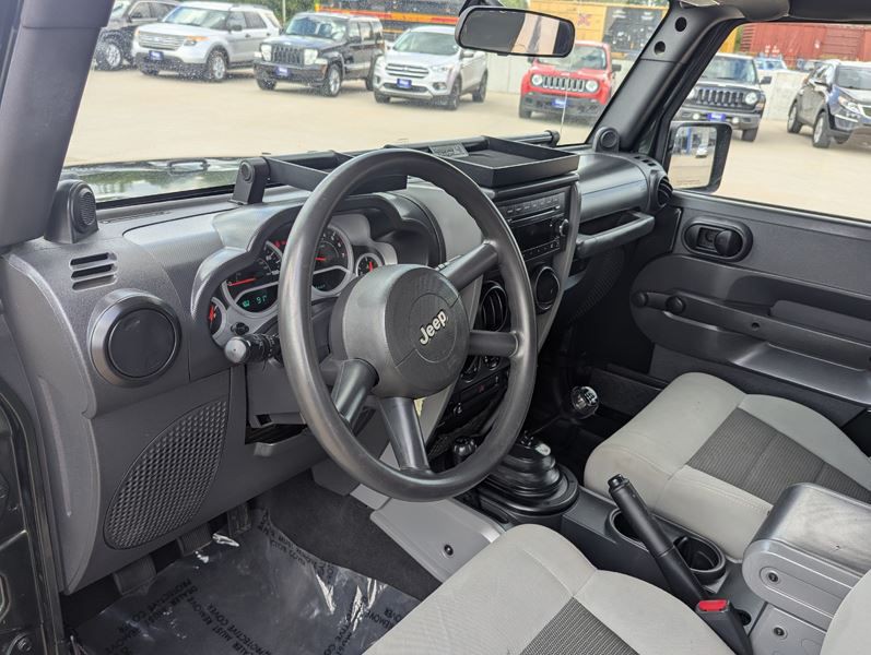 2010 Jeep Wrangler Image 15