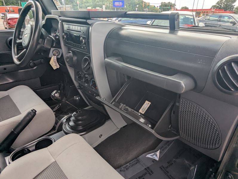 2010 Jeep Wrangler Image 18
