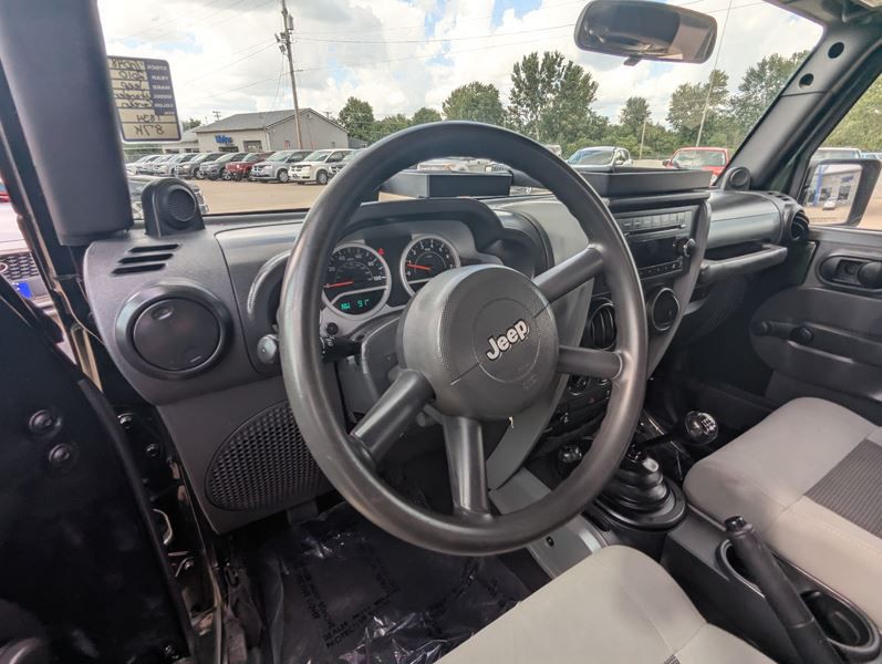 2010 Jeep Wrangler Image 22