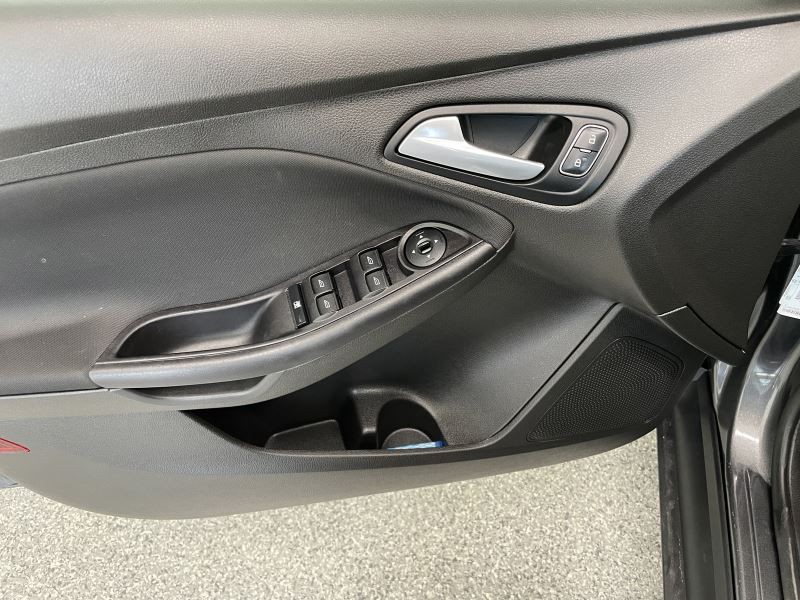 2016 Ford Focus Image 13