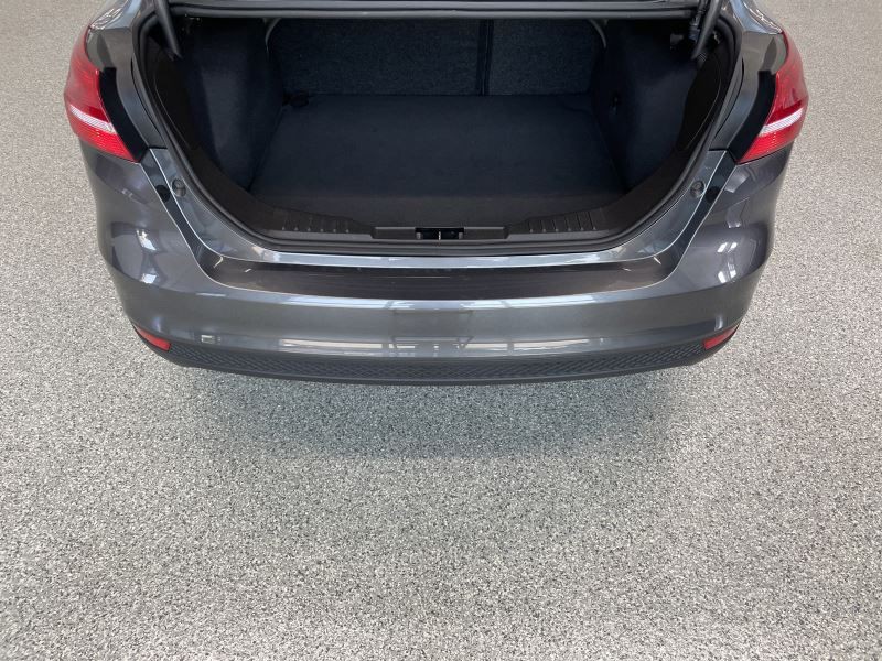 2016 Ford Focus Image 17