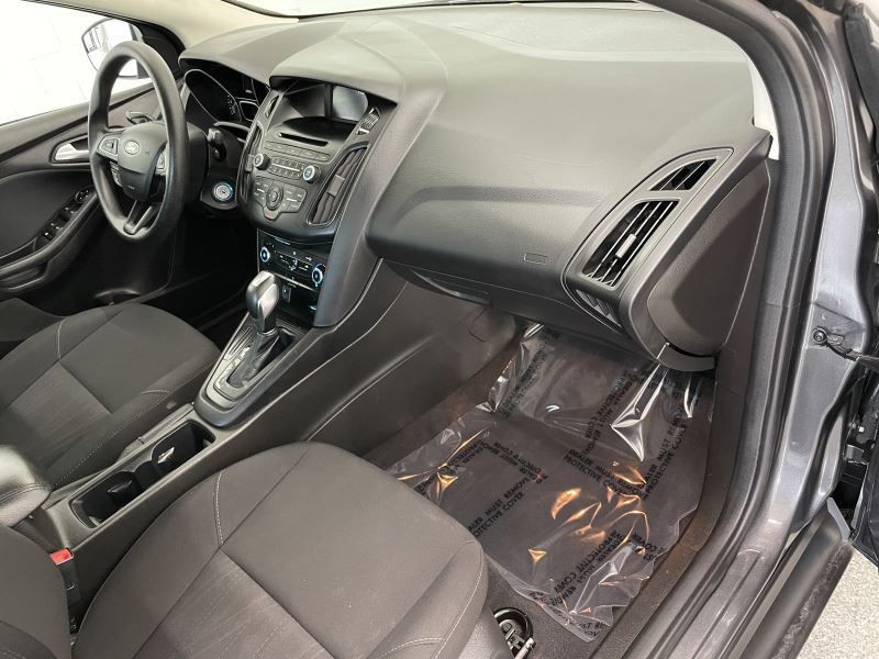 2016 Ford Focus Image 22